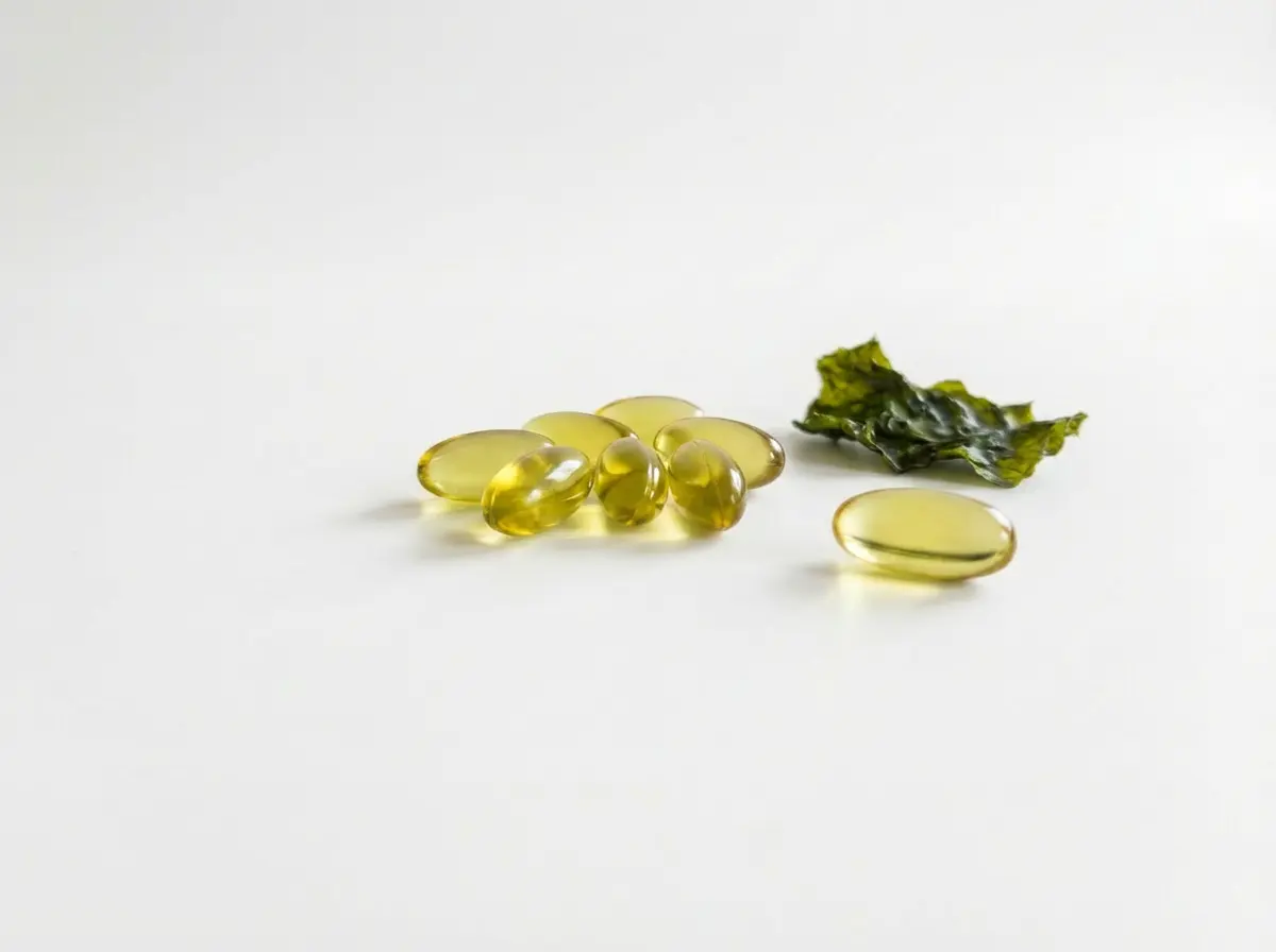 Bild mehrerer Kapseln mit vegan Omega-3.